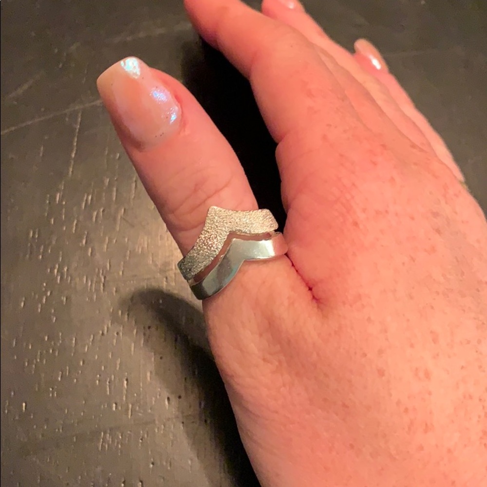 Double chevron silver ring size 8